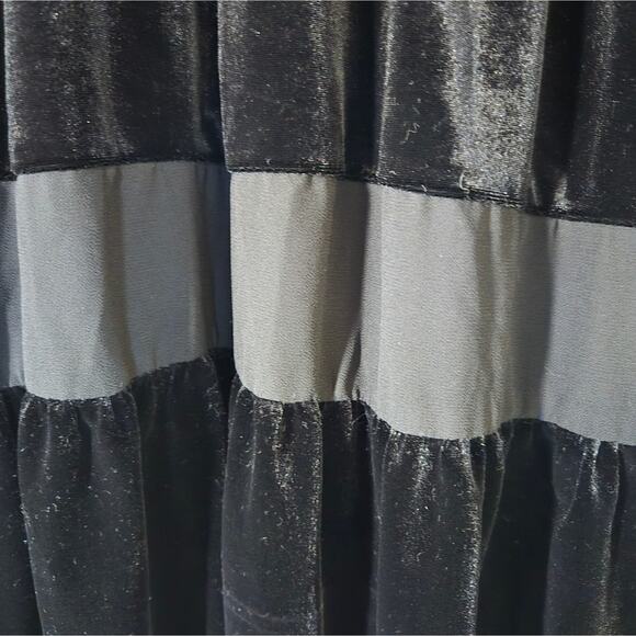 Chelsea and Violet Black Velvet Floral Embroidered Dress Size Medium Girls - Picture 4 of 5